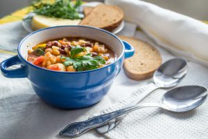 Najlepsze przepisy na włoskie zupy i dania jednogarnkowe