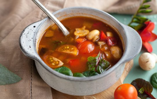 minestrone warzywna włoska zupa idealna na zime